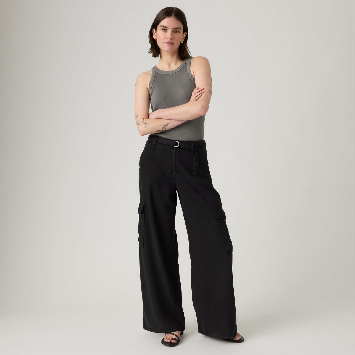 LEVI'S® WOMEN'S BAGGY DAD CARGOS - BLACK