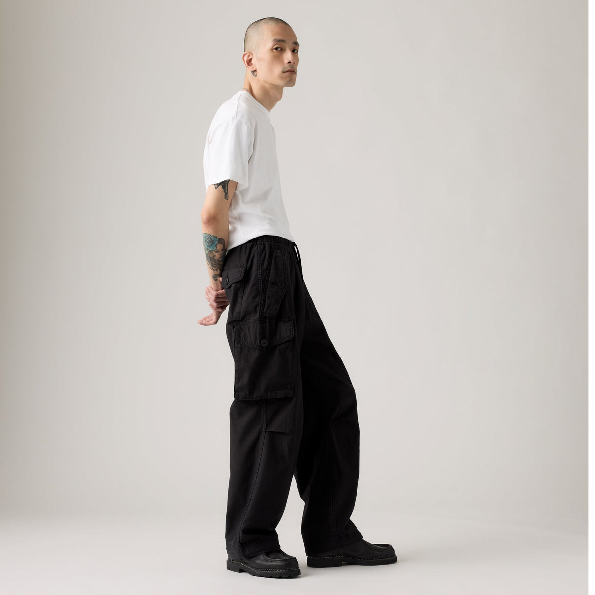 LEVI'S® MEN'S BAGGY FIELD CARGOS - BLACK