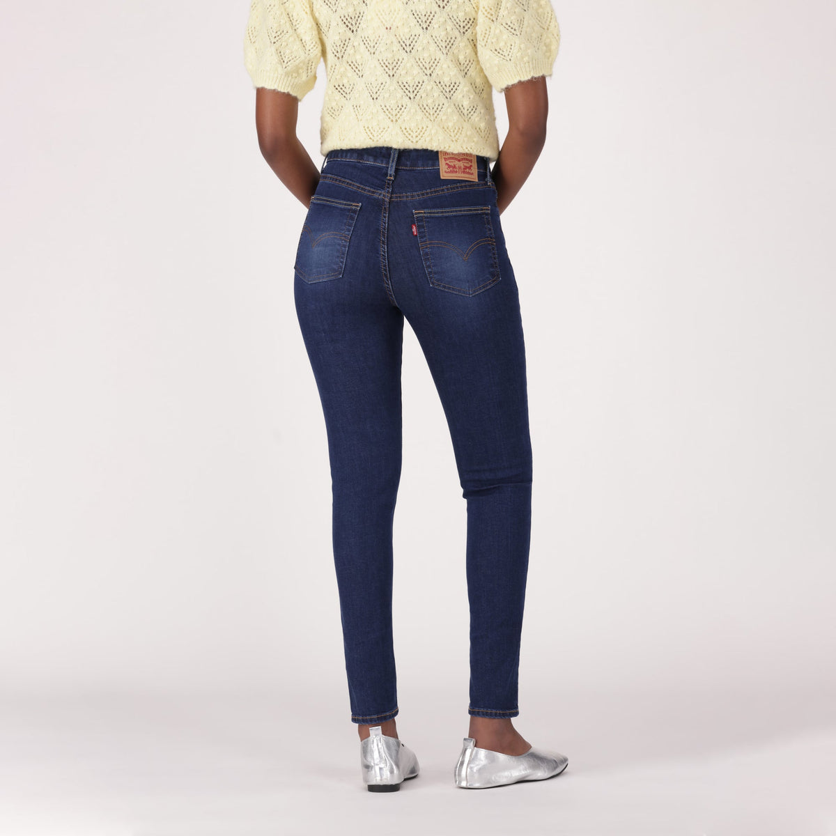 LEVI'S® WOMEN'S 720 HIGH-RISE SUPER SKINNY JEANS - MED INDIGO - FLAT FINISH