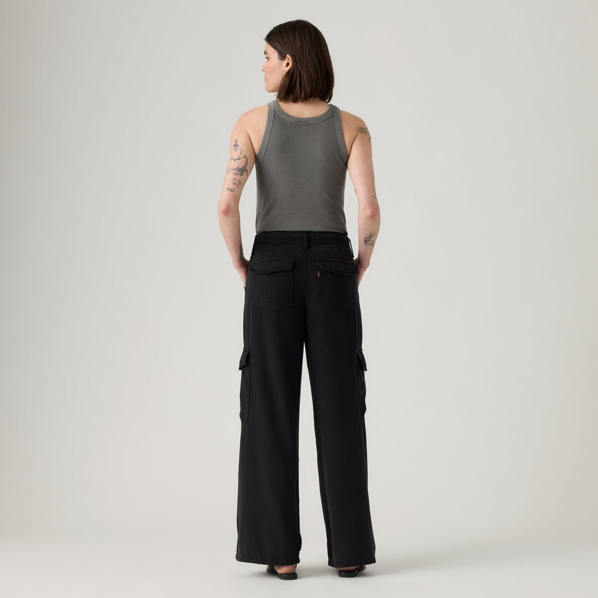 LEVI'S® WOMEN'S BAGGY DAD CARGOS - BLACK