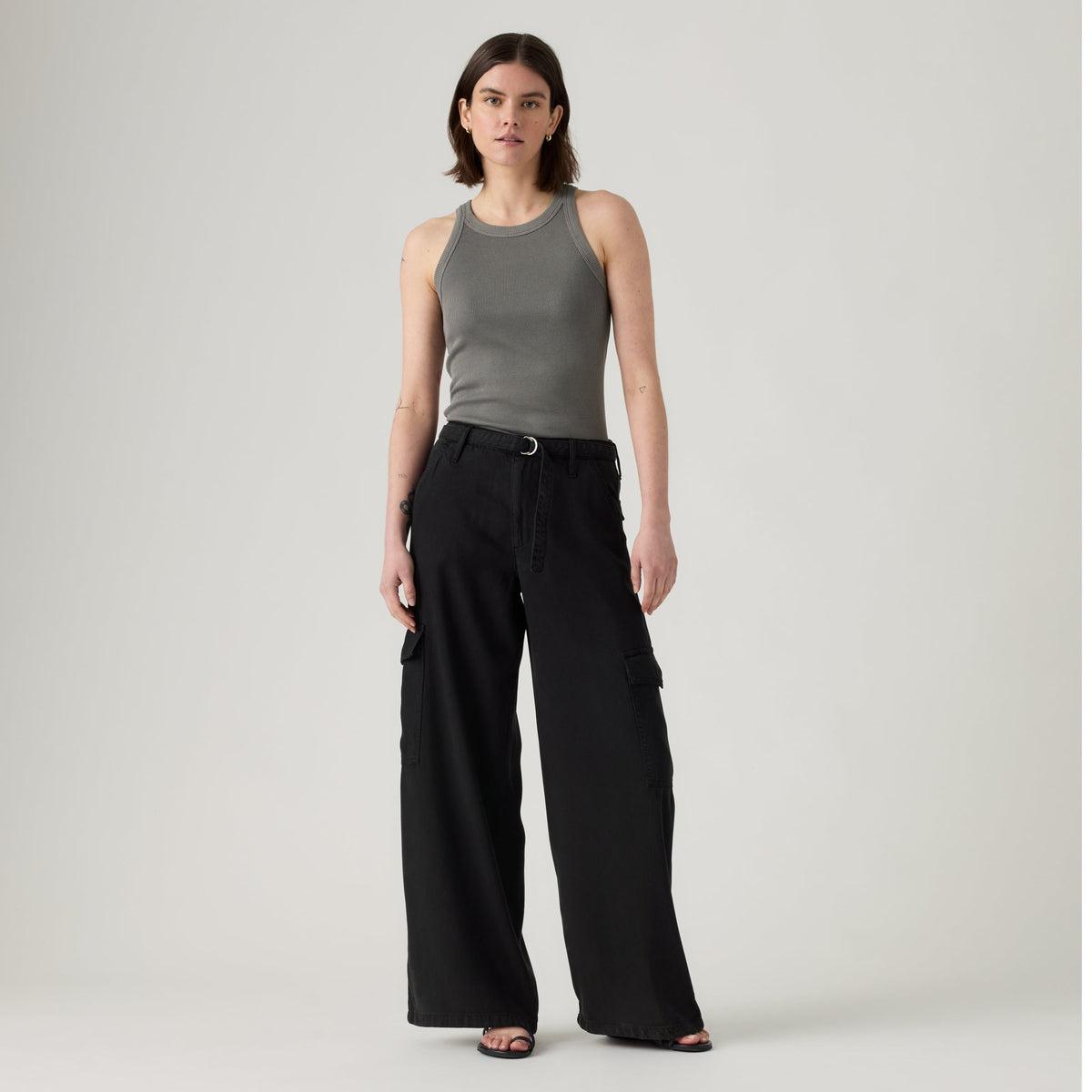 LEVI'S® WOMEN'S BAGGY DAD CARGOS - BLACK
