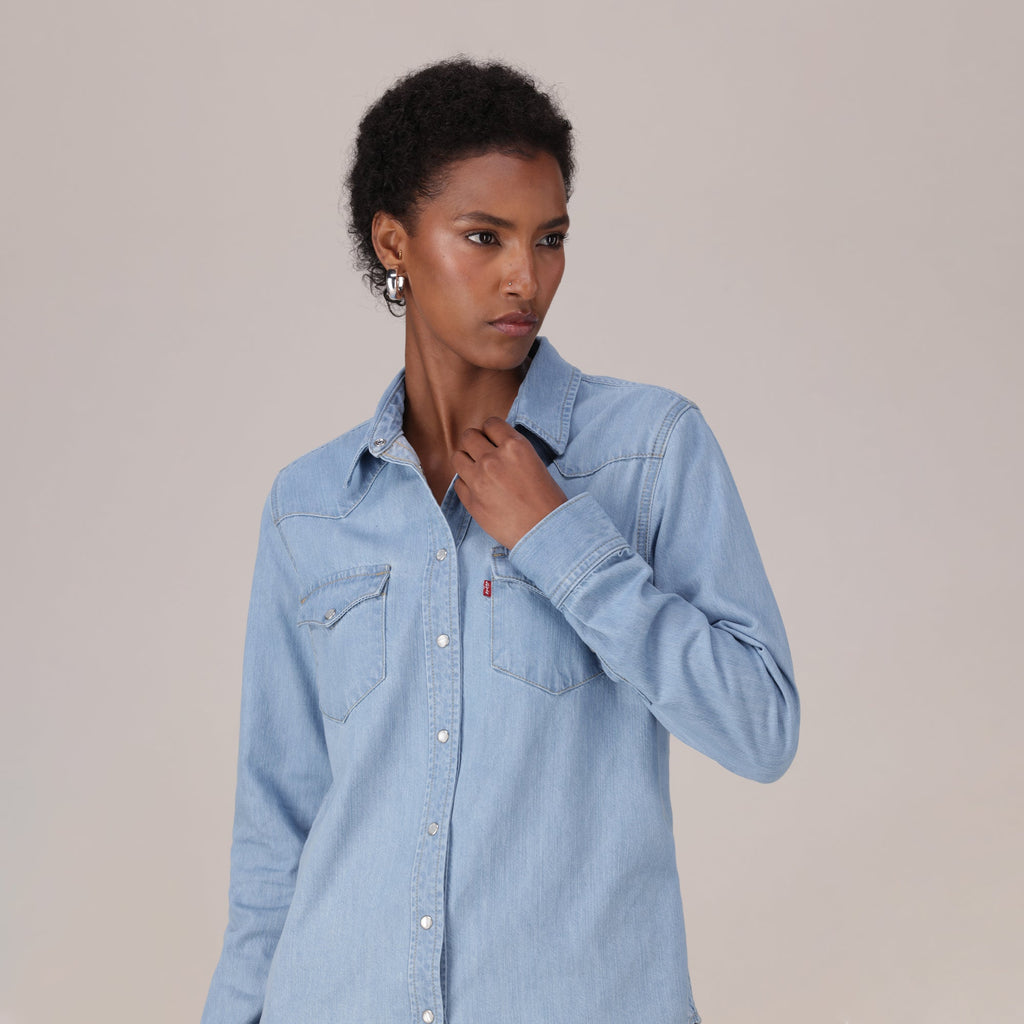 LEVI'S® WOMEN'S HERITAGE WESTERN DENIM SHIRT - MED INDIGO - WORN IN